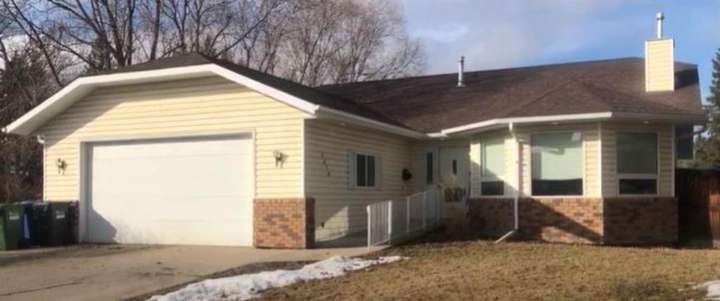 4420 43 Avenue - Photo 1