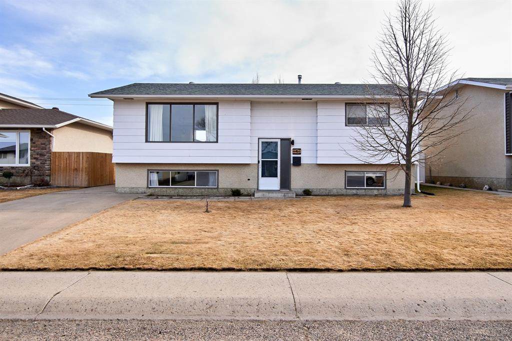 141 Hull Crescent - Photo 1