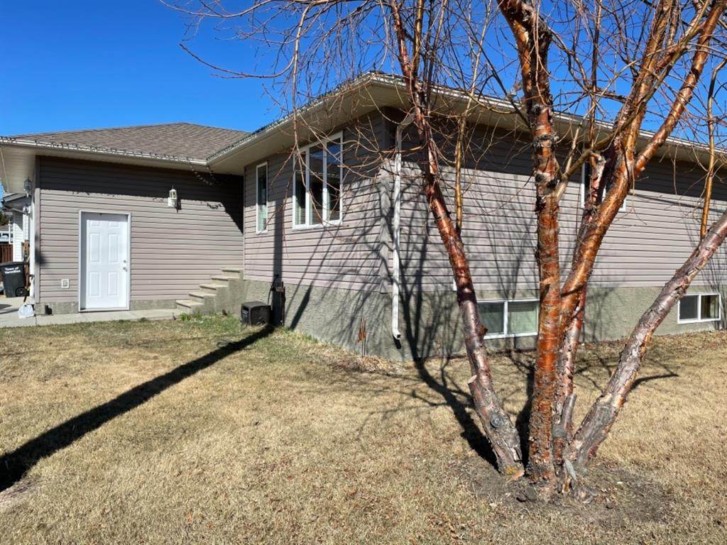 5812 50 Avenue - Photo 1