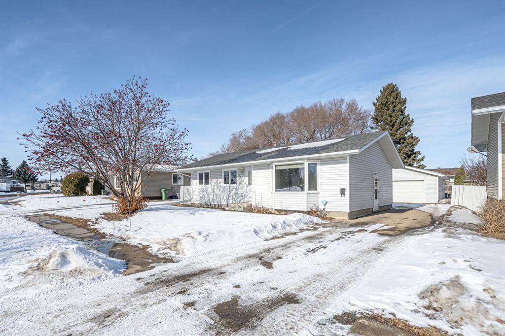 4806 32 Street - Photo 1