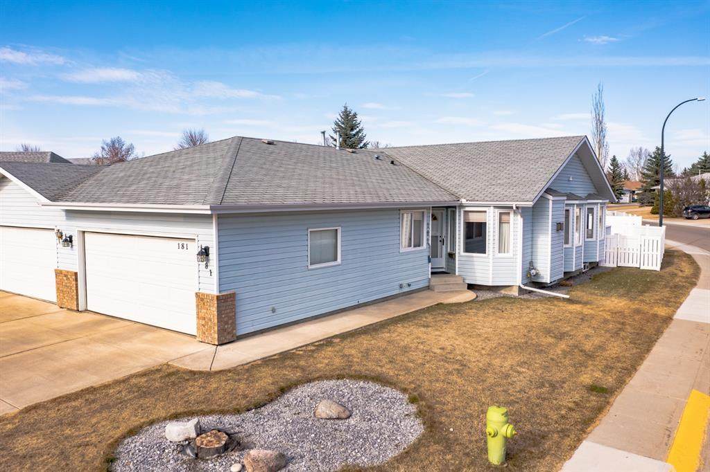 181 Doran Crescent - Photo 1