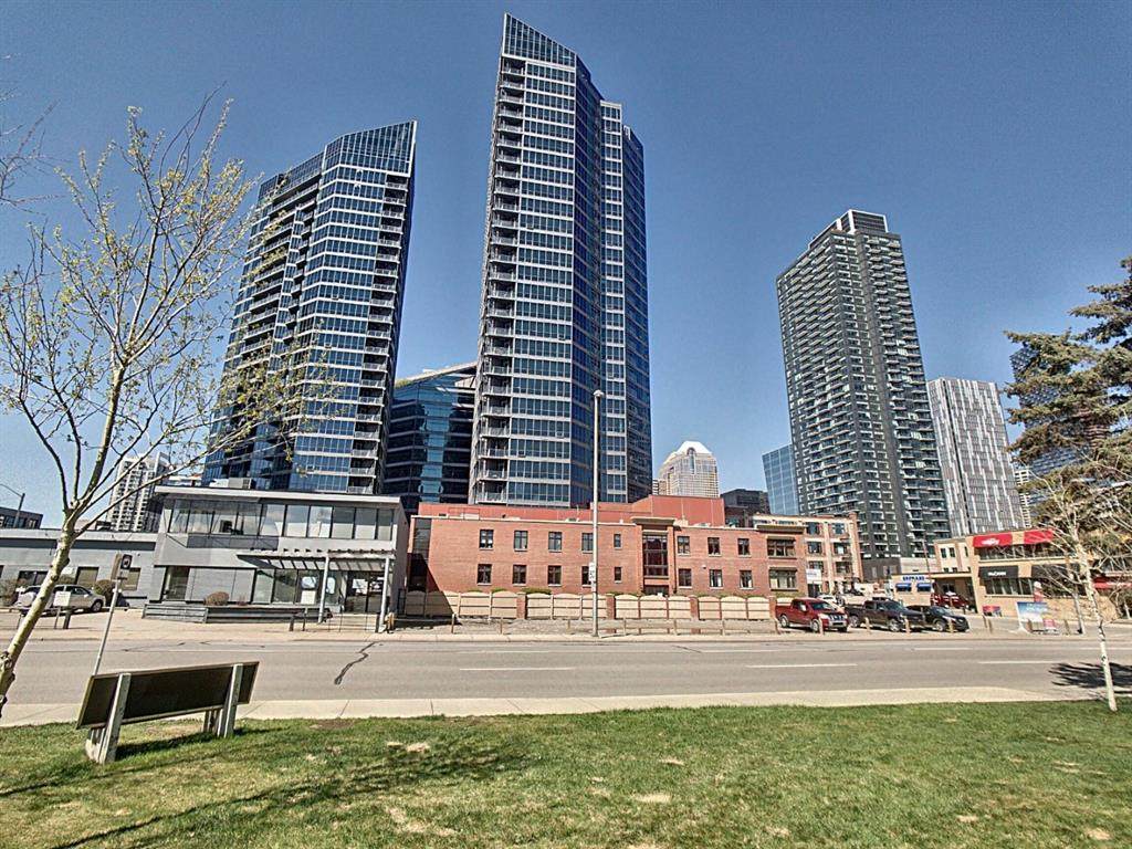 225 11 Avenue - Photo 1