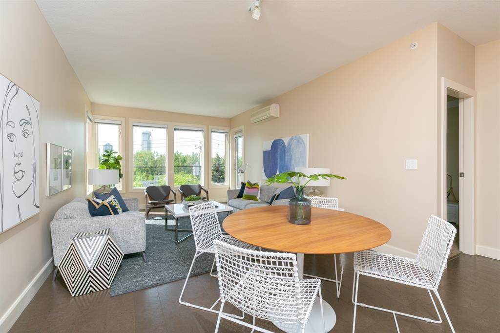 1321 Kensington Close - Photo 1