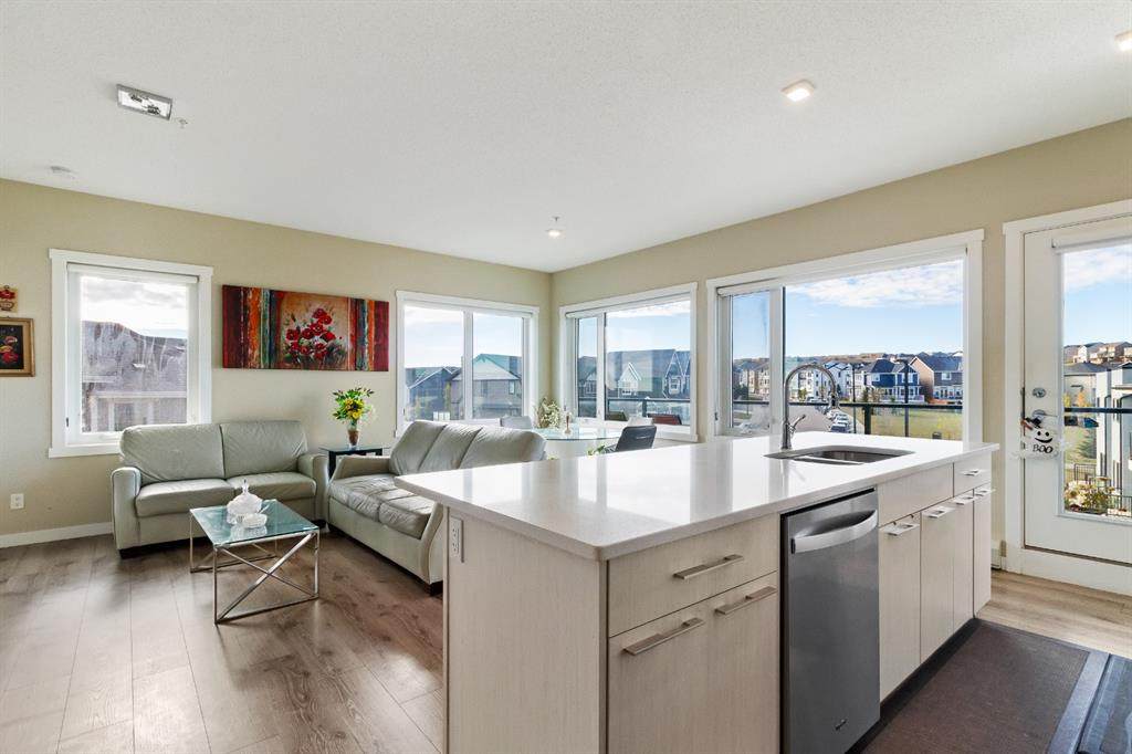 214 Sherwood Square - Photo 1