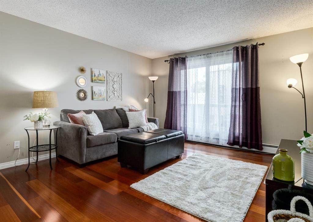 545 18 Avenue - Photo 1
