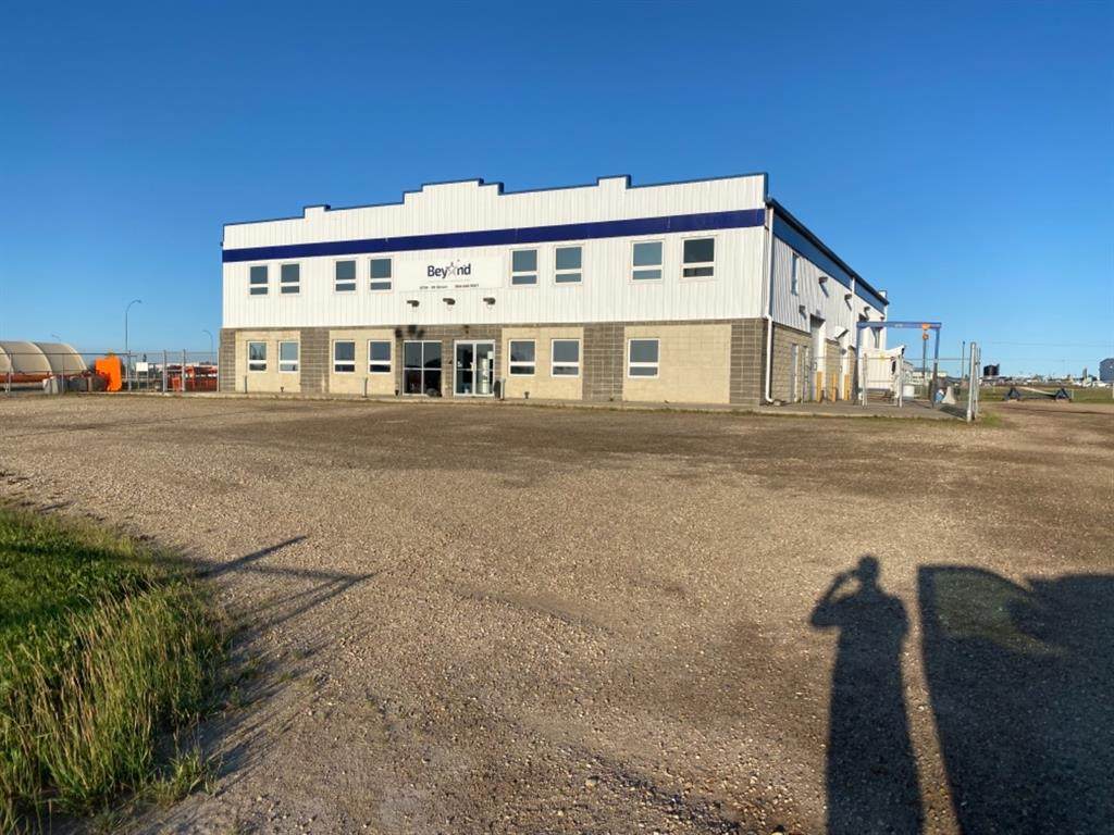 8704 99 Street - Photo 1