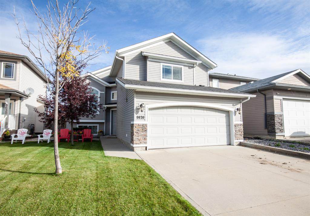 8626 102 Avenue - Photo 1