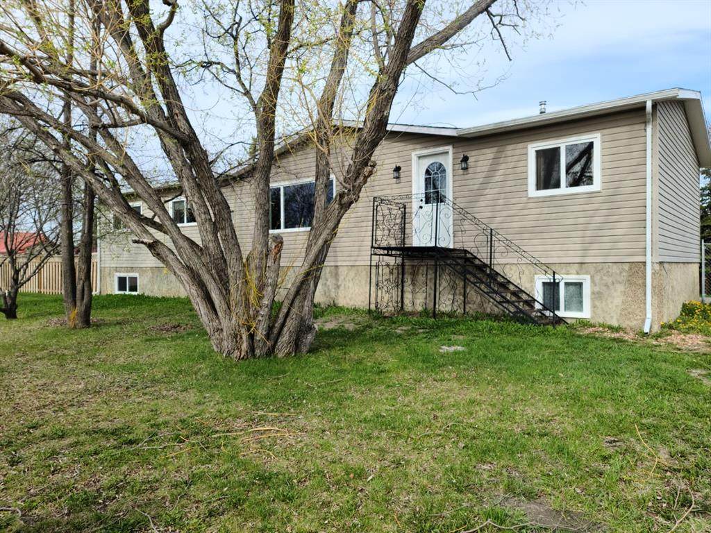 4819 1 Street - Photo 1