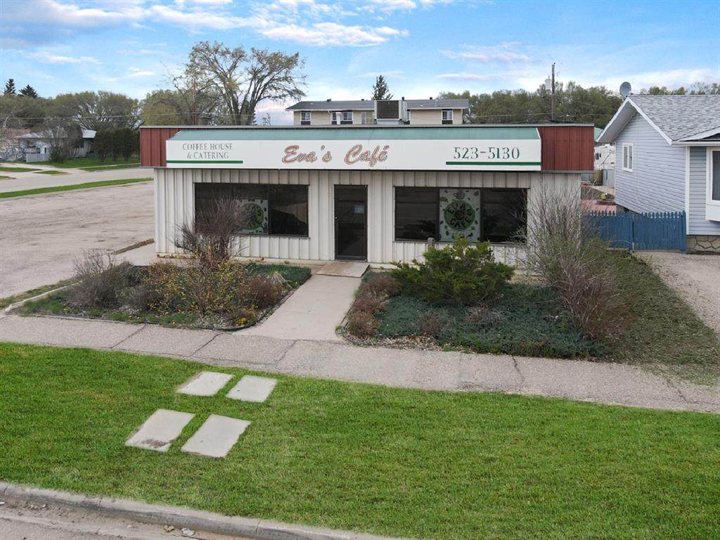 4952 54 Avenue - Photo 1