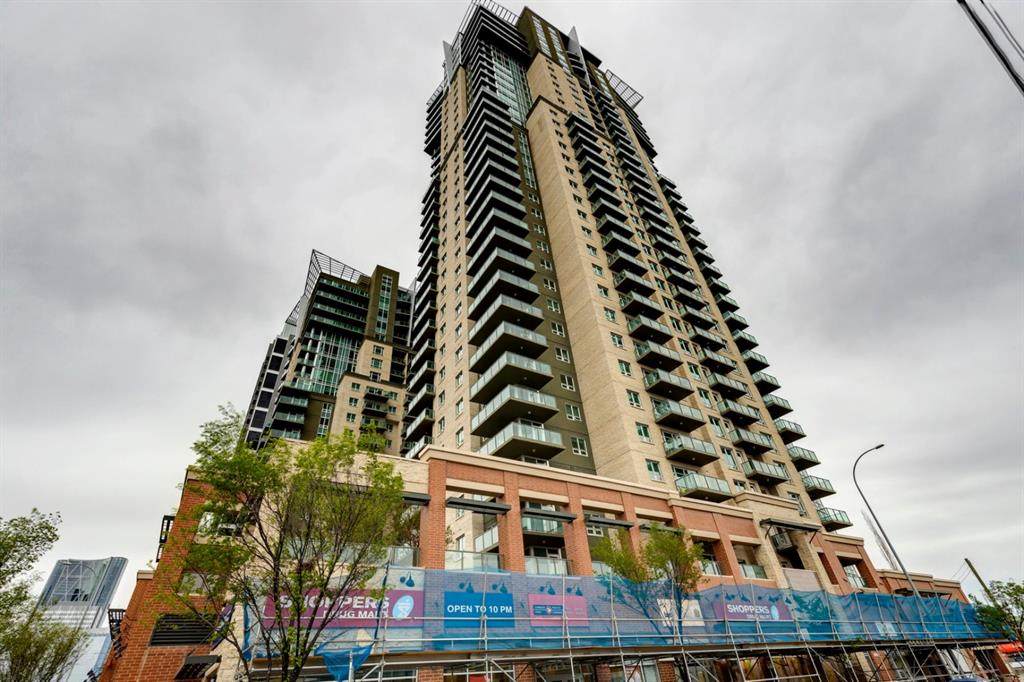 210 15 Avenue - Photo 1