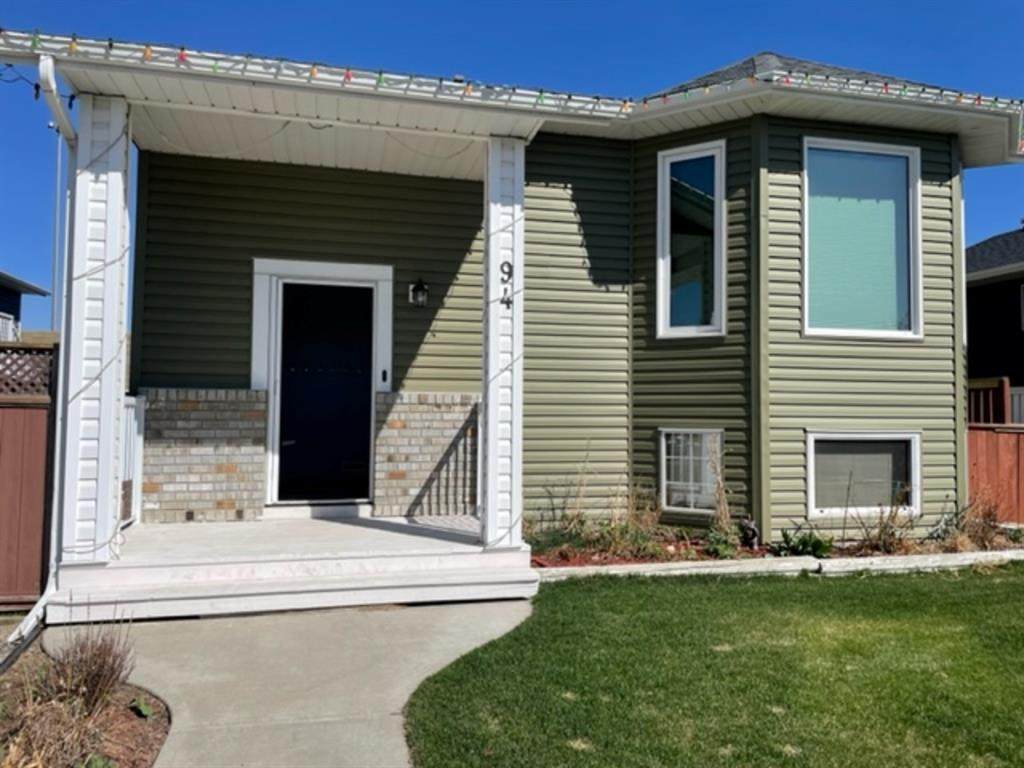 94 Elizabeth Way - Photo 1