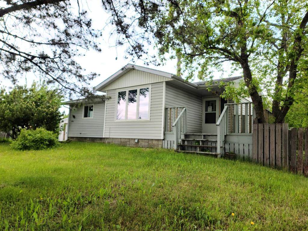 4704 51 Avenue - Photo 1
