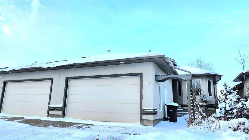 8910 122 Avenue - Photo 1