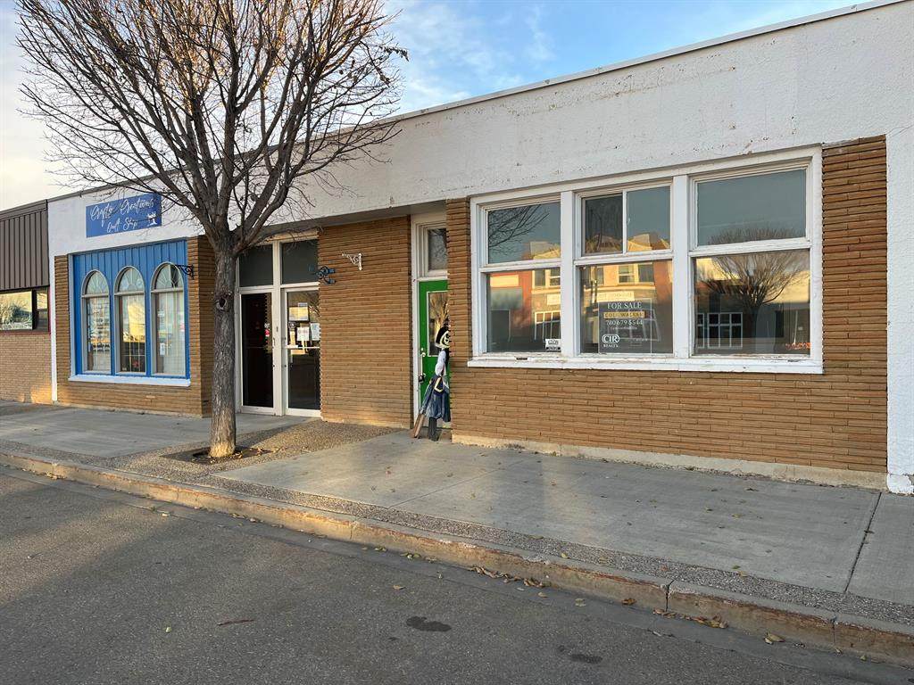 5005 50 Street - Photo 1