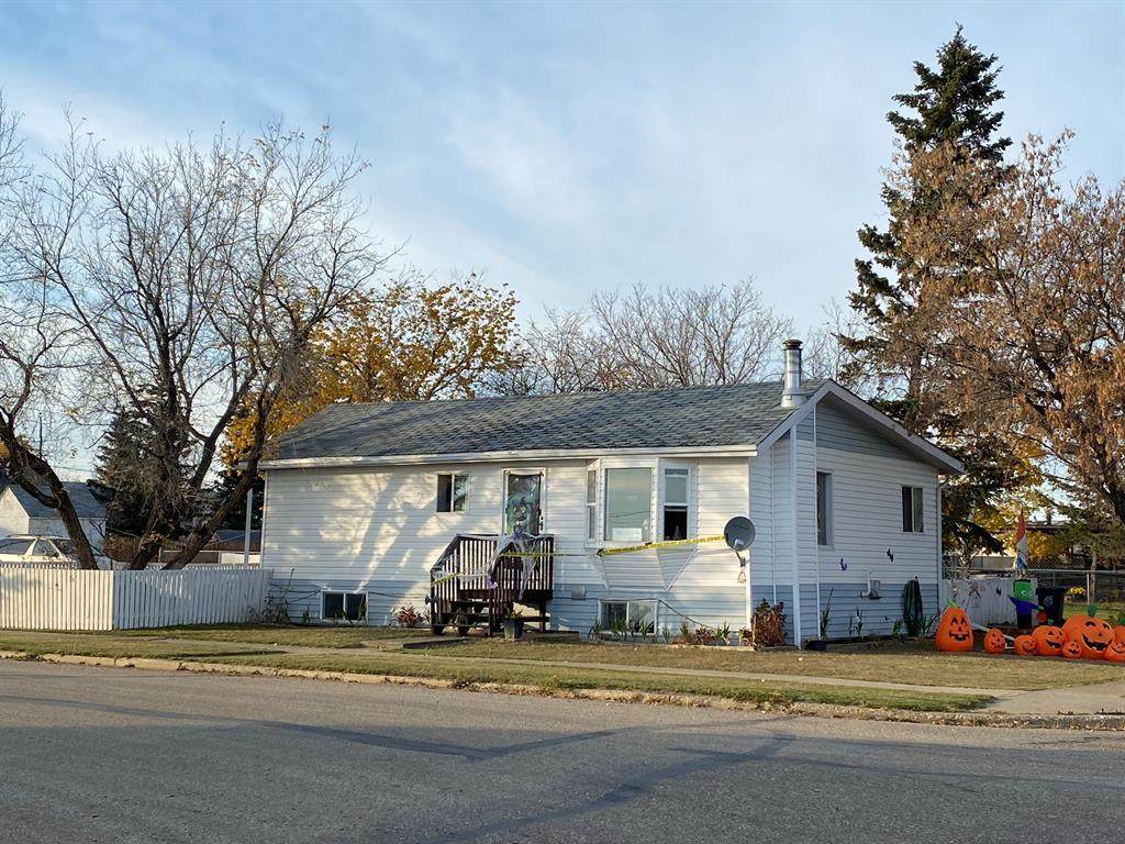 4606 49 Street - Photo 1