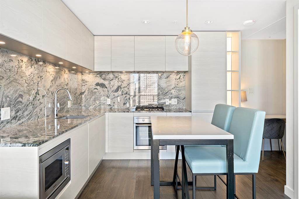 310 12 Avenue - Photo 1