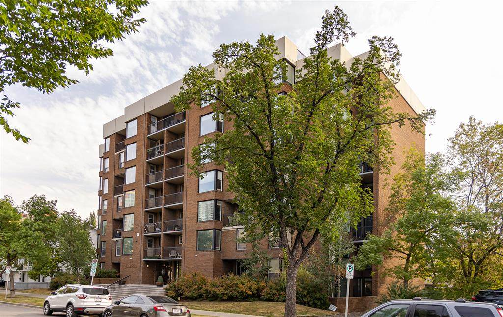 1123 13 Avenue - Photo 1