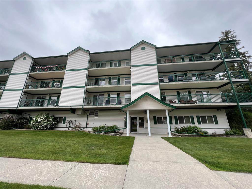 777 48 Street - Photo 1