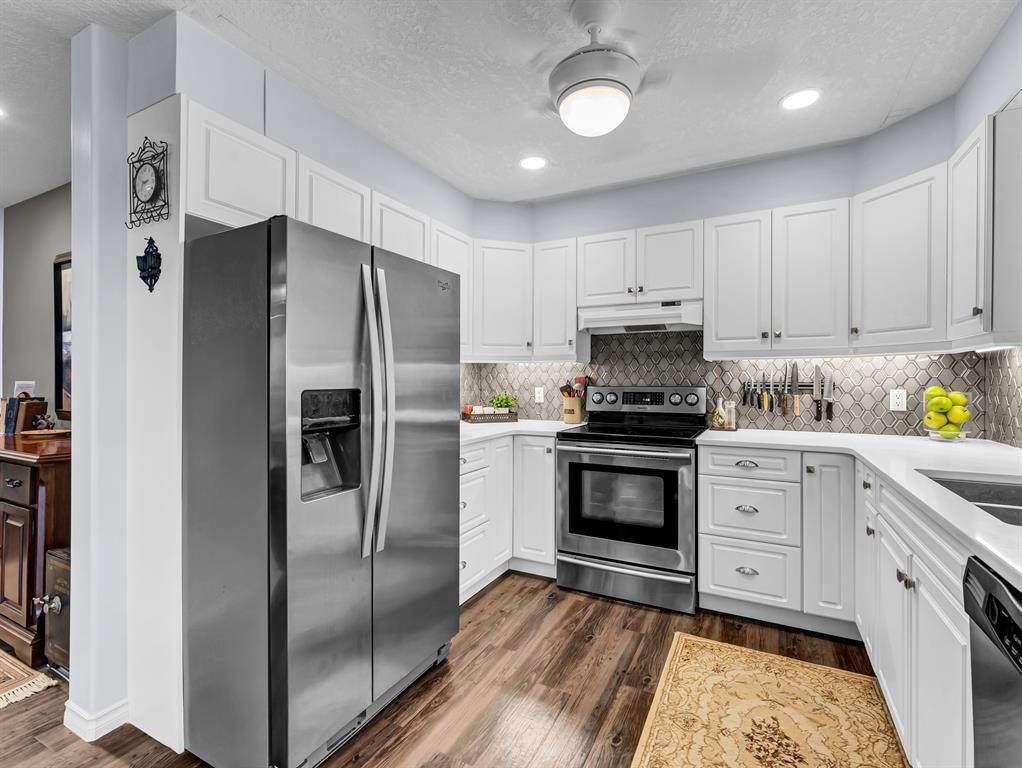 1535 Southview Drive - Photo 1