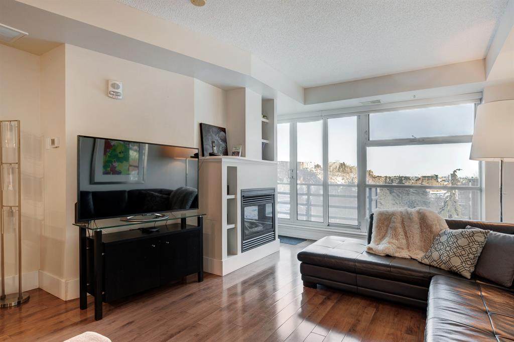 205 Riverfront Avenue - Photo 1