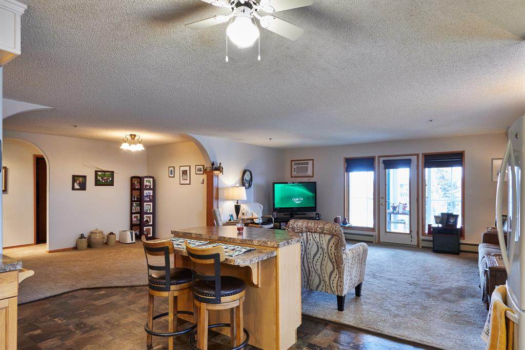 3021 13 Avenue - Photo 1