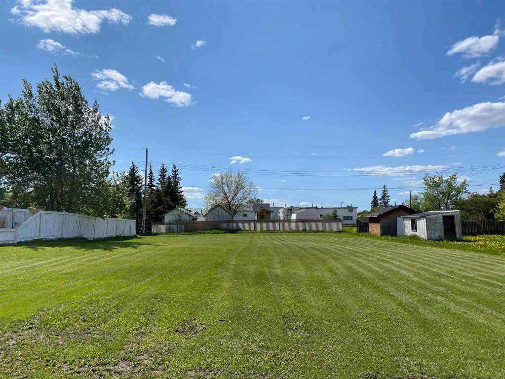 4536 48 Street - Photo 1