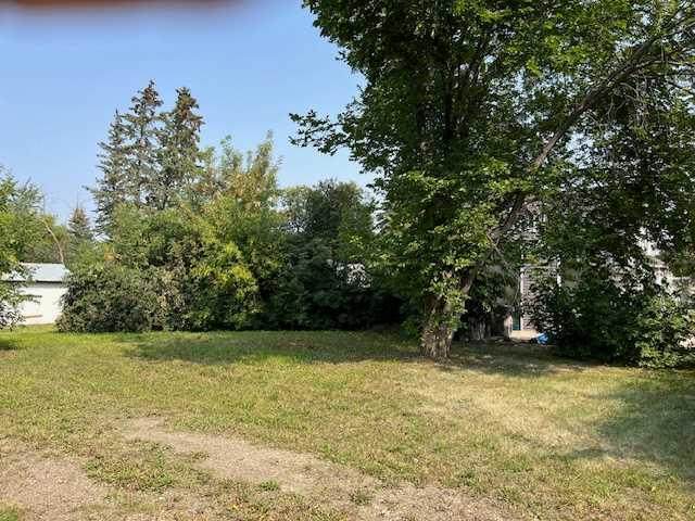 5816 51 Avenue - Photo 1