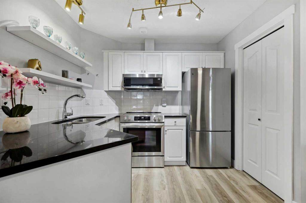 10 Sierra Morena Mews - Photo 1