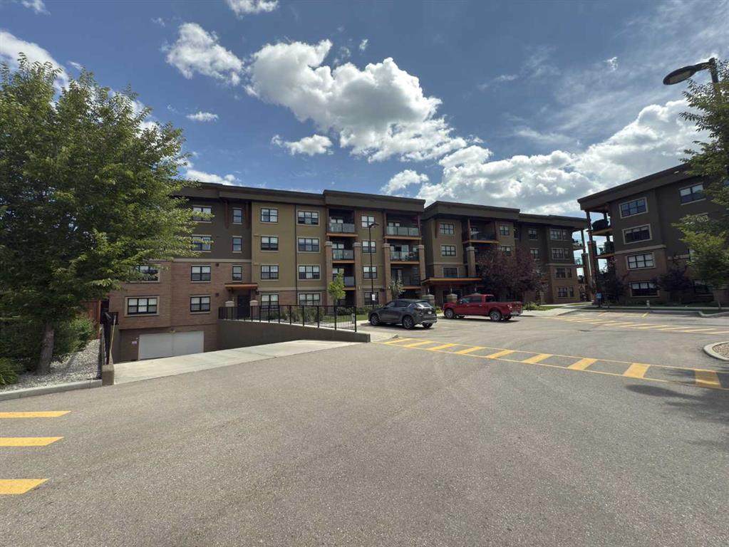 10 Market Boulevard - Photo 1