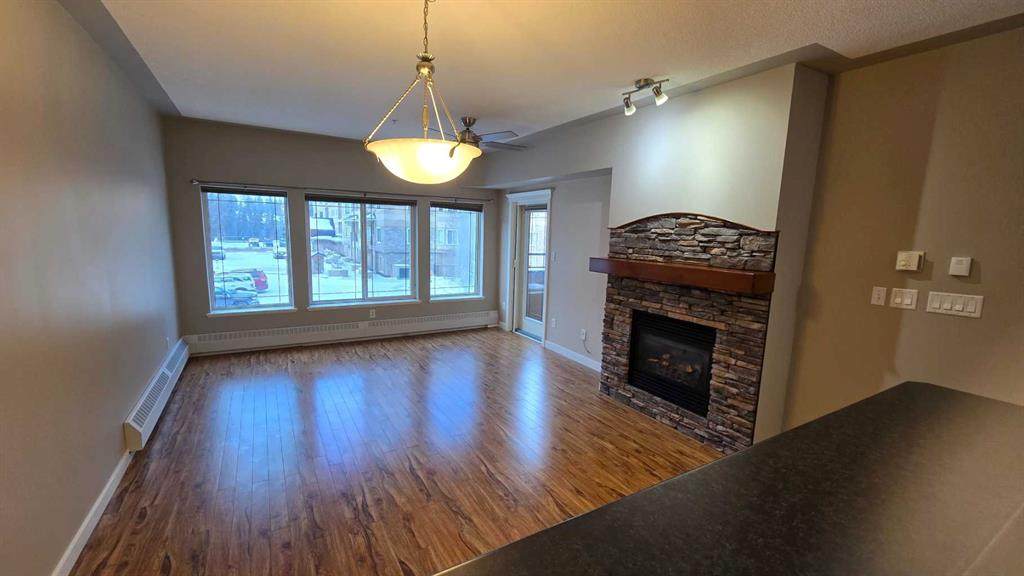 20 Discovery Ridge Close - Photo 1