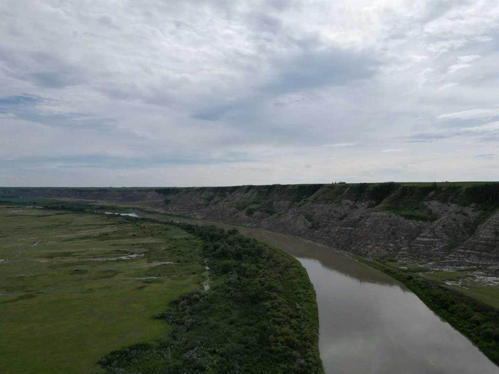 NE-9-30-21-W4 Starland County - Photo 1