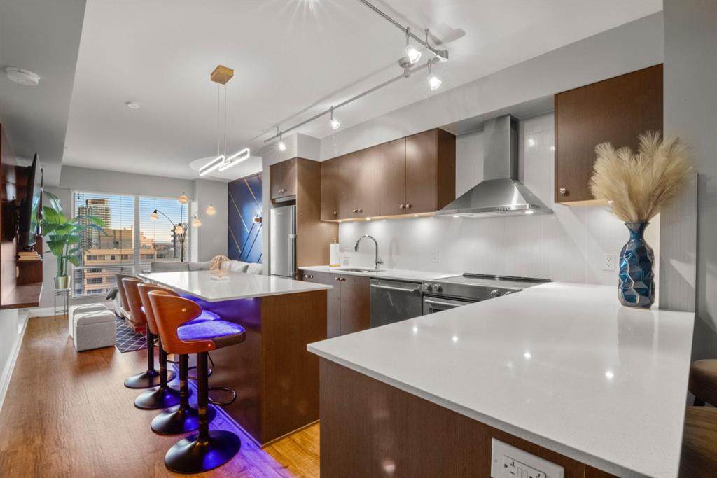 930 6 Avenue - Photo 1