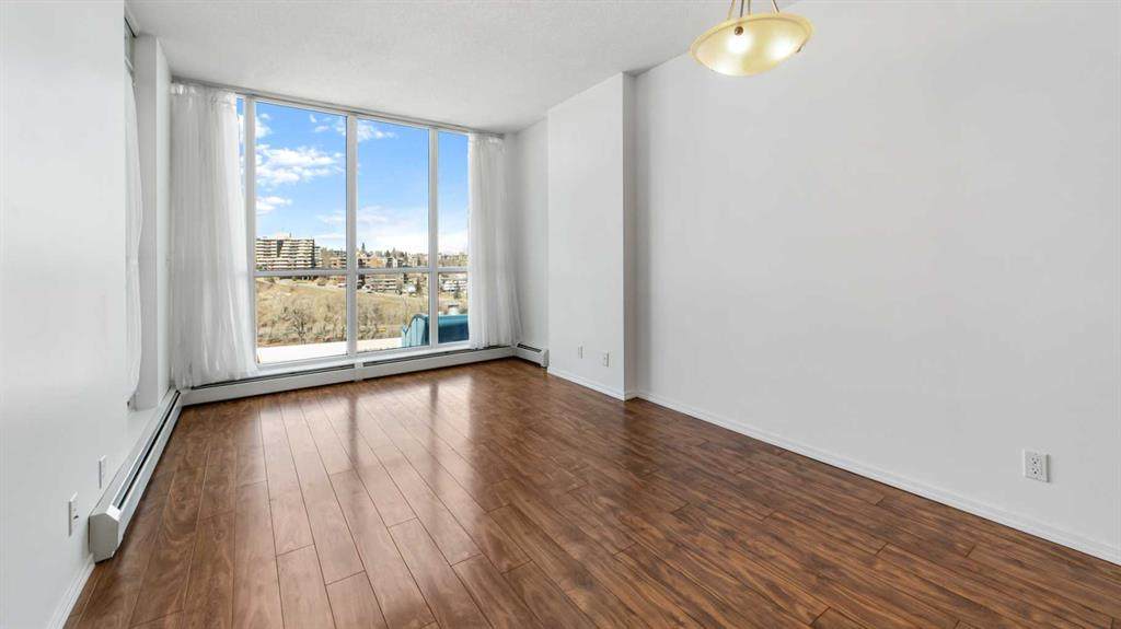 325 3 Street - Photo 1