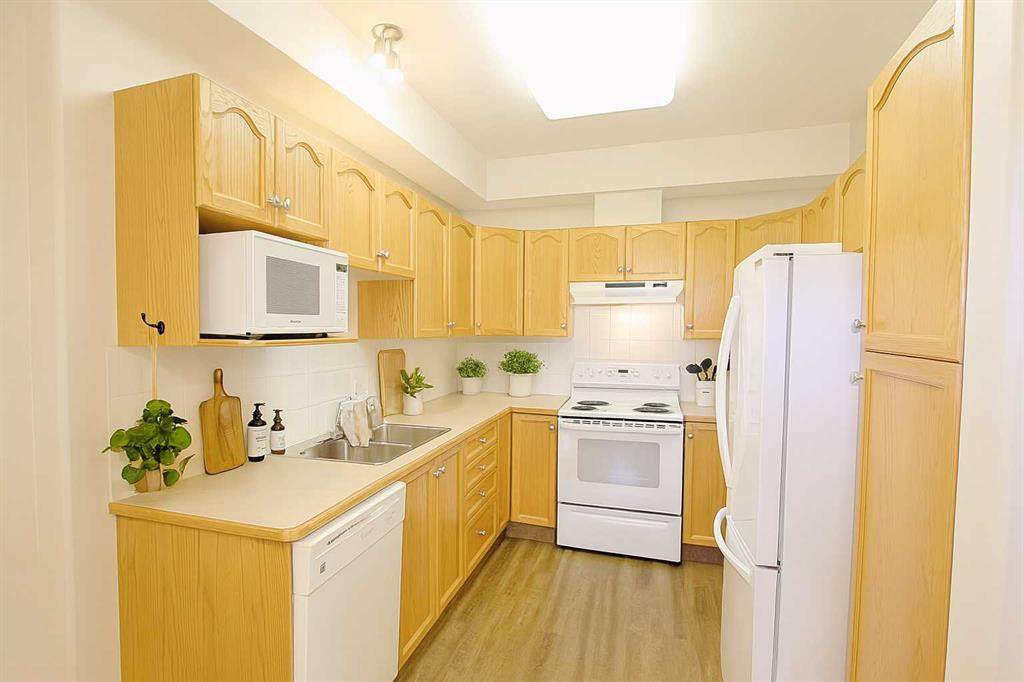 4512 52 Avenue - Photo 1