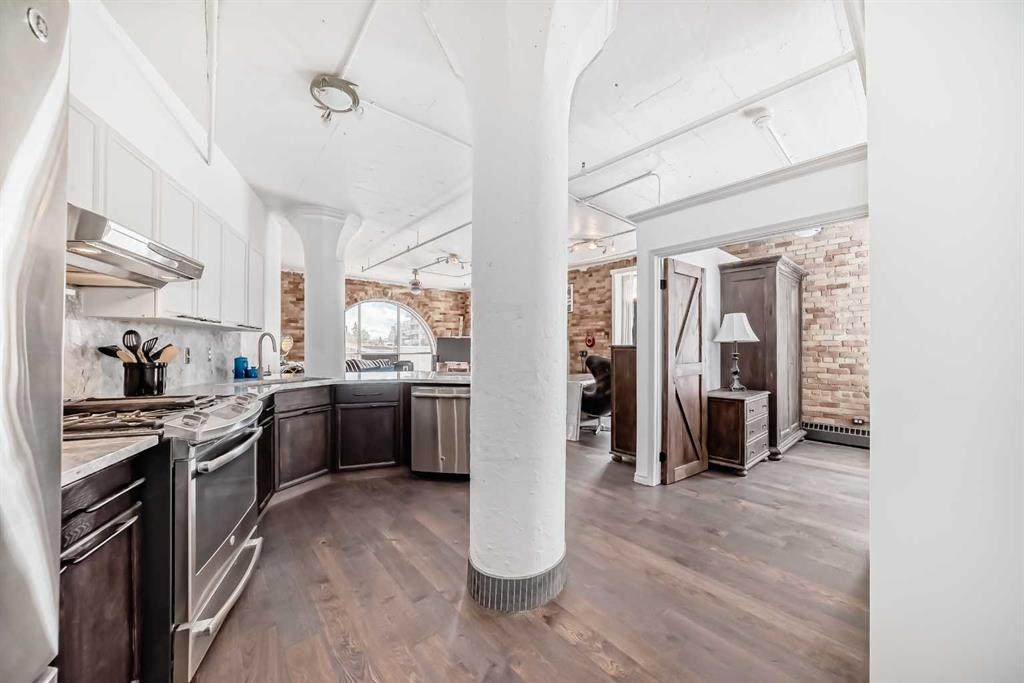 240 11 Avenue - Photo 1