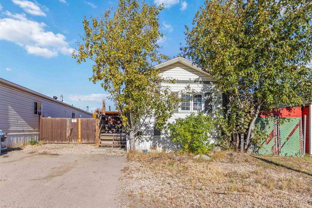 215 Grant Way - Photo 1