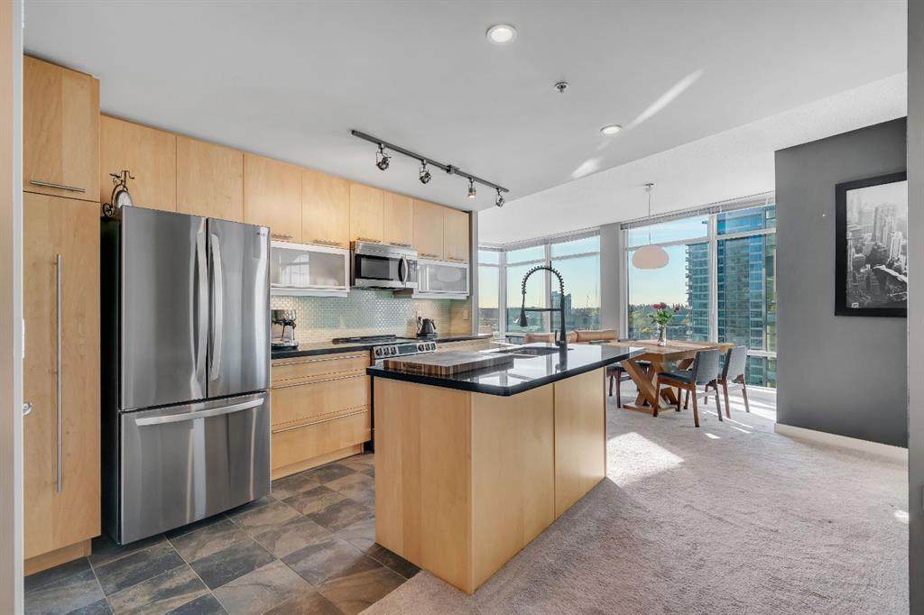 215 13 Avenue - Photo 1