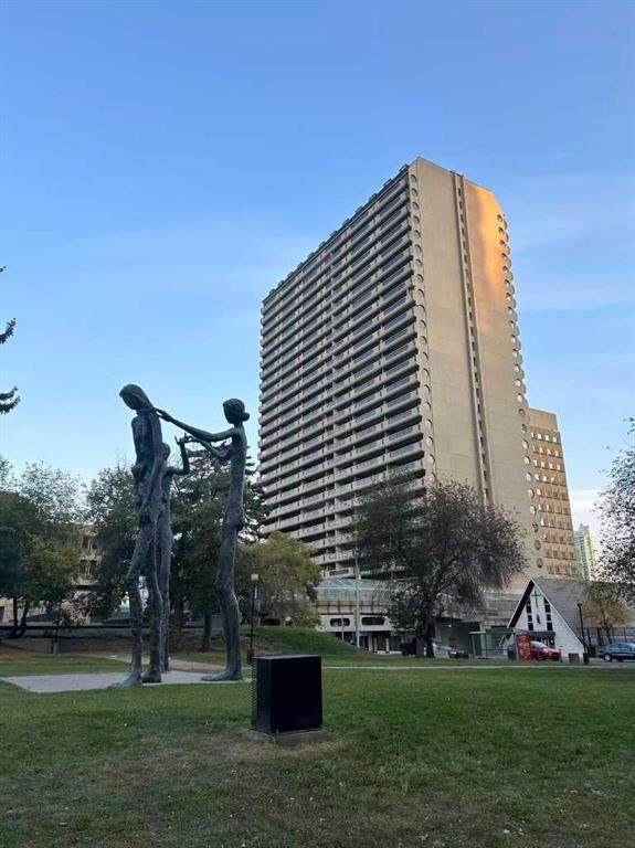 221 6 Avenue - Photo 1