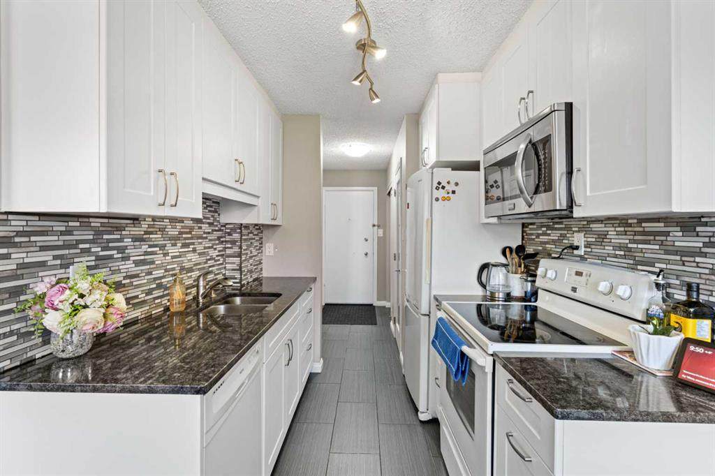 507 57 Avenue - Photo 1