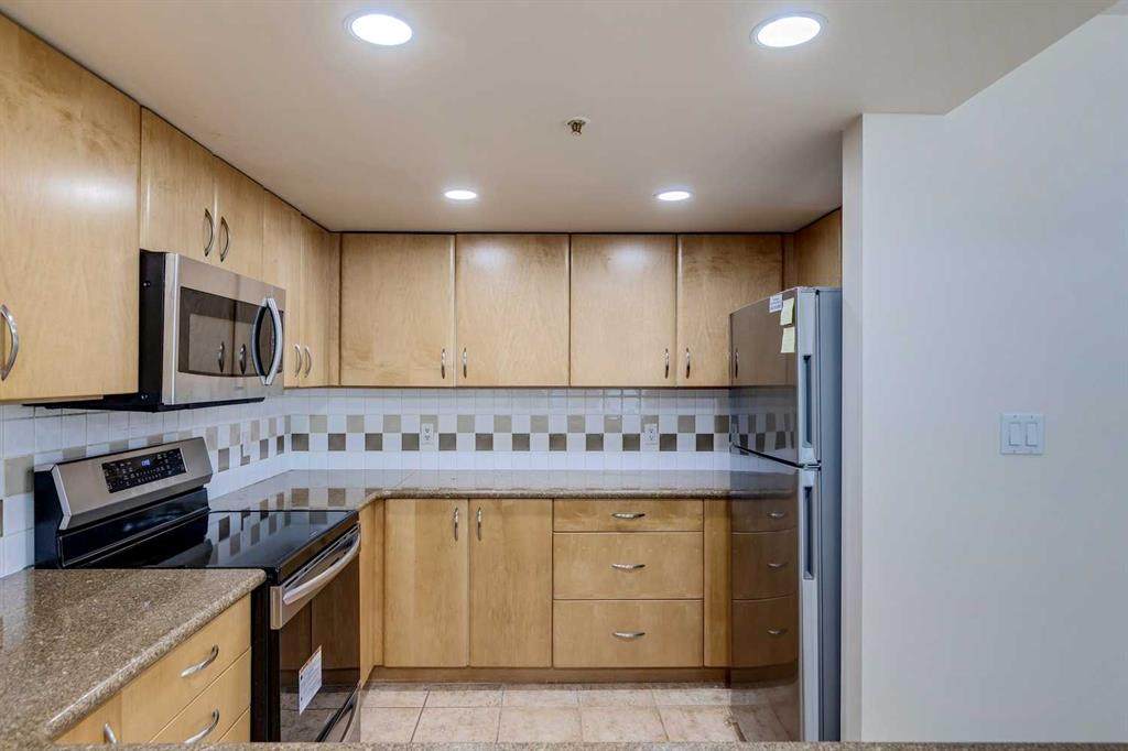 1108 6 Avenue - Photo 1