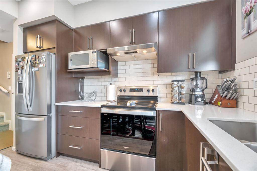 235 Redstone Walk - Photo 1