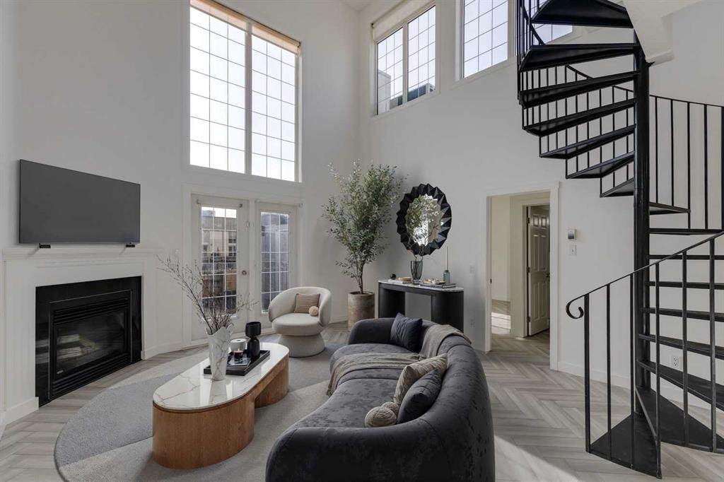 527 15 Avenue - Photo 1