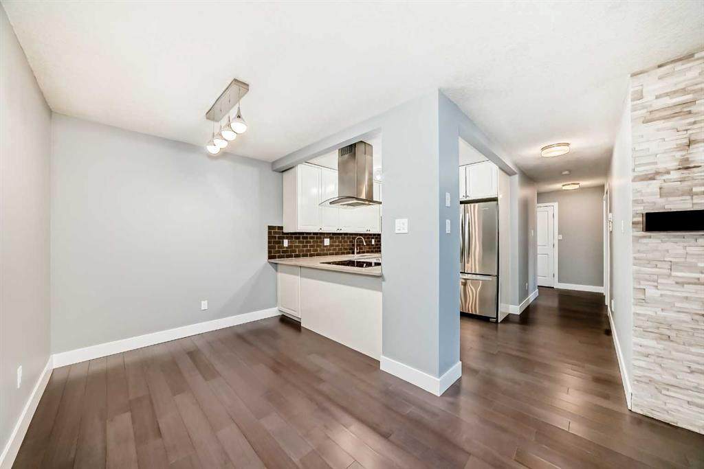 537 14 Avenue - Photo 1