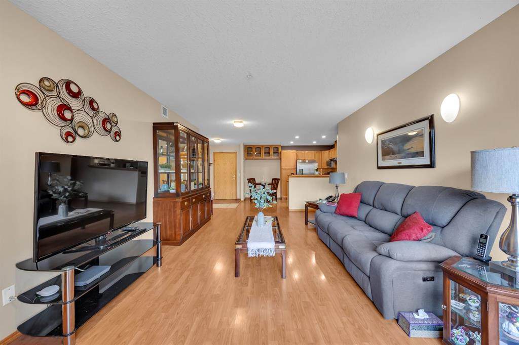 https://bt-photos.global.ssl.fastly.net/calgary/orig_boomver_2_A2281920-2.jpg