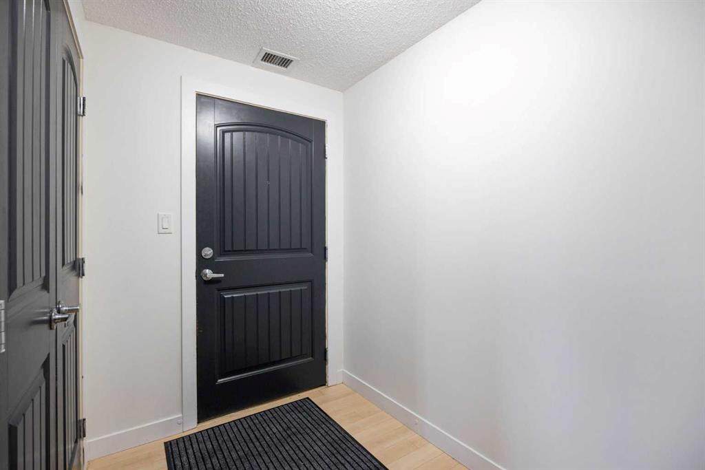 https://bt-photos.global.ssl.fastly.net/calgary/orig_boomver_2_A2283357-2.jpg