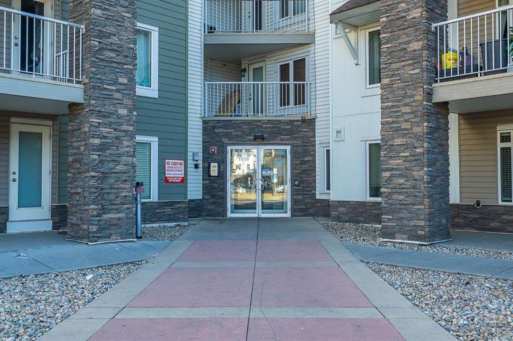 6118 80 Avenue - Photo 1