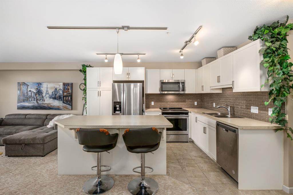 10 Market Boulevard - Photo 1