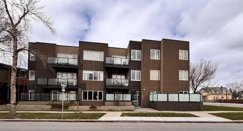 320 12 Avenue - Photo 1