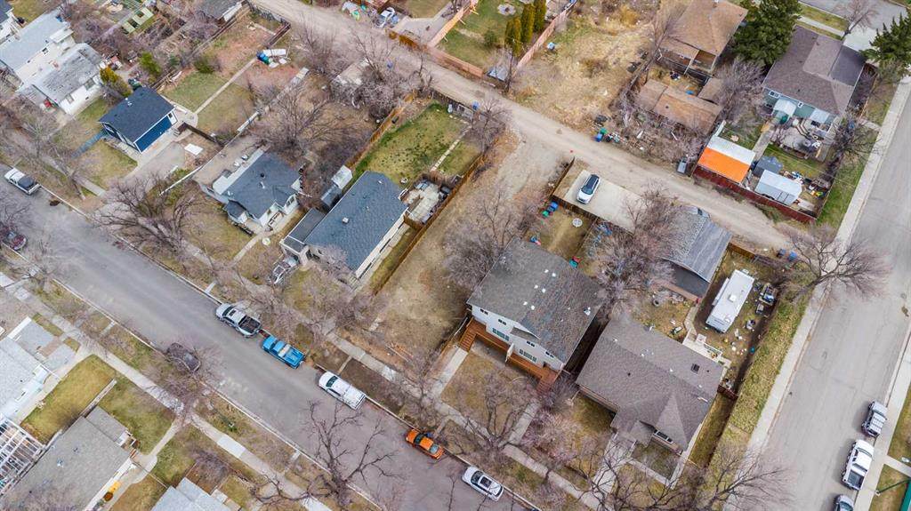 809 12 B Street North - Photo 1