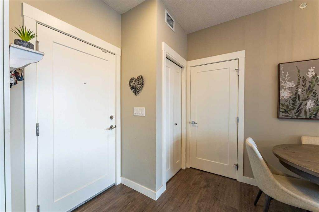https://bt-photos.global.ssl.fastly.net/calgary/orig_boomver_3_A2302266-2.jpg
